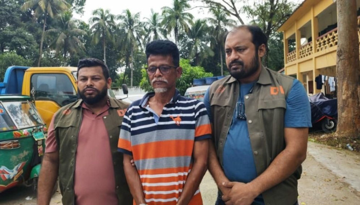কুমিল্লায় জোড়া খুনের ঘটনায় গ্রেফতার ৩