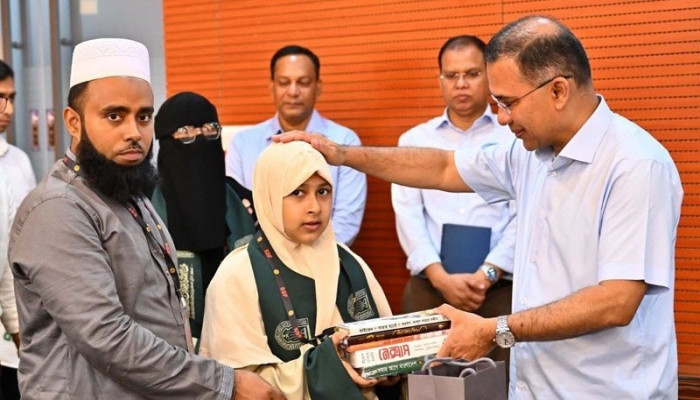 বিশ্বজয়ী কুরআন হাফেজদের সঙ্গে প্রধানমন্ত্রীর সাক্ষাৎ