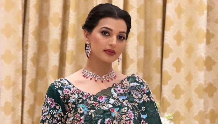 সম্পর্ক স্থায়ী করতে শুধু ভালোবাসা যথেষ্ট নয়, বিনিয়োগ করতে হয়: বর্ষা