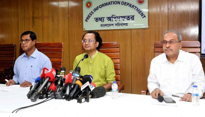জ্বালানি তেলের দাম বাড়ানো ইস্যুতে আইএমএফের শর্ত নেই: তথ্য উপদেষ্টা