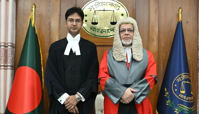 হাইকোর্টের স্থায়ী বিচারপতি হিসেবে শপথ নিলেন দেবাশীষ রায় চৌধুরী