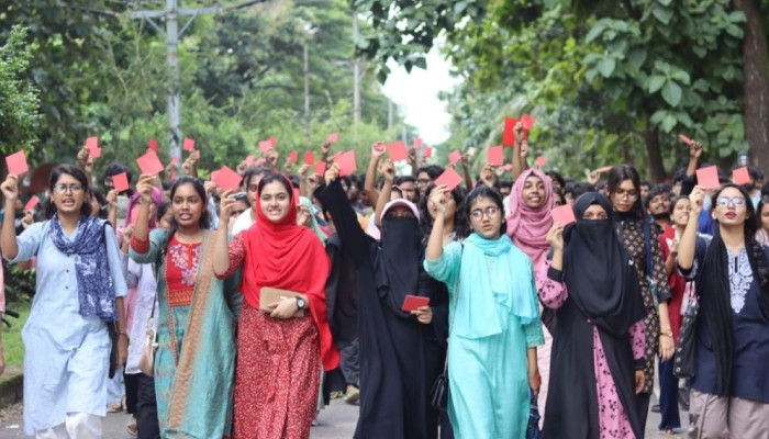 লাল কার্ড দেখিয়ে চুয়েটের নতুন উপাচার্যকে প্রত্যাখ্যান
