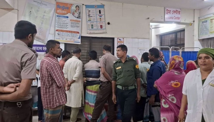 উল্টোপথে বাসের ধাক্কায় প্রাণ গেল মা-মেয়ের