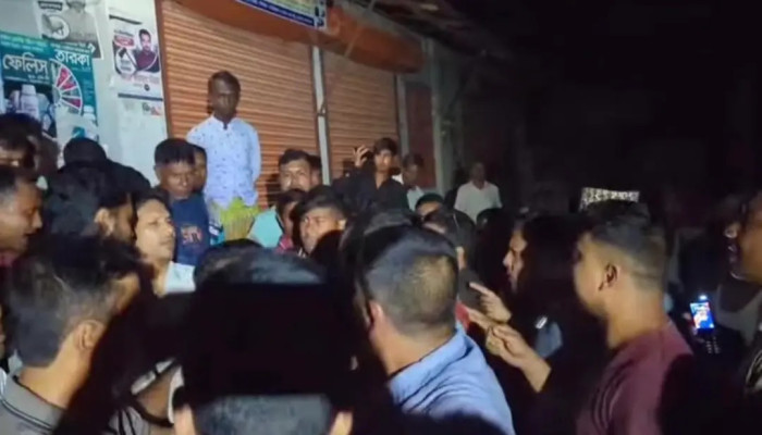 গাইবান্ধায় ১৫০ বস্তা ইউরিয়া সার জব্দ, ব্যবসায়ীকে জরিমানা
