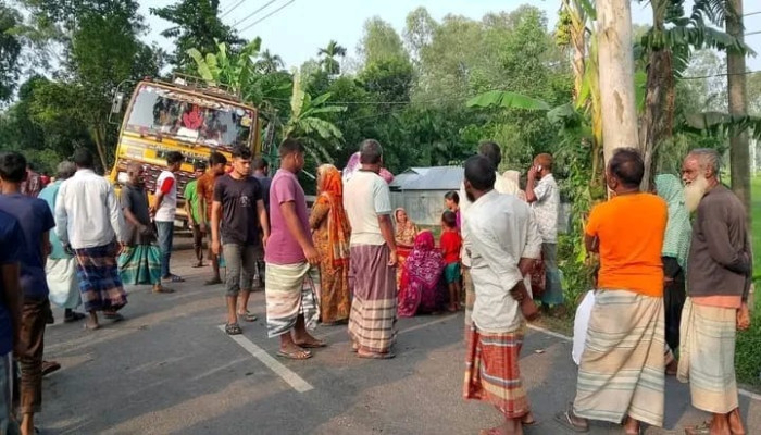 লালমনিরহাটে প্রাতঃভ্রমণে গিয়ে ট্রাকচাপায় দুই নারী নিহত