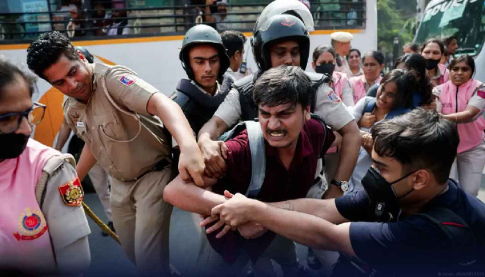 দিল্লির বিক্ষোভ দমনে বাড়ি বাড়ি গিয়ে ধরপাকড়, আটক ৭ হাজারের বেশি