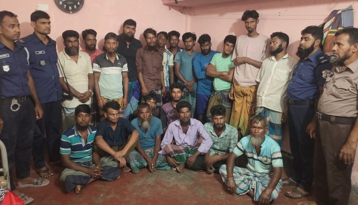 হিজলায় ৫১ লাখ মিটার পরিত্যক্ত ‎জাল উদ্ধার, আটক ২০ জেলে