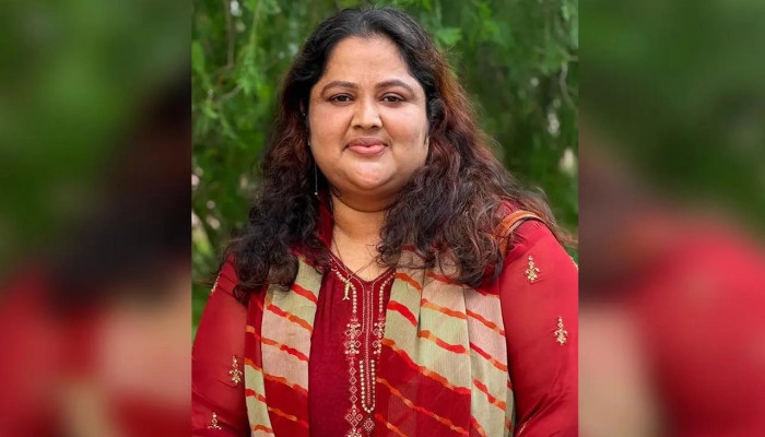 দলীয় পদ থেকে সরে দাঁড়াতে চান মহিলা দল নেত্রী, যা জানালেন আবেদনে