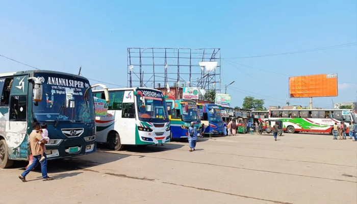 একদিন বন্ধ থাকার পর কিশোরগঞ্জ-মহাখালী রুটে বাস চলাচল শুরু